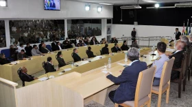 Horário de expediente da Câmara de Taubaté é alterado para 2017