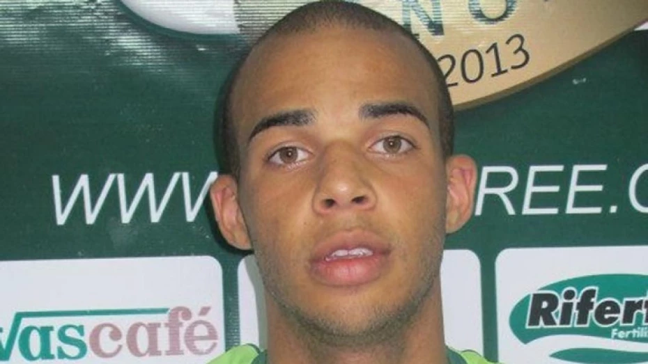 Burro contrata zagueiro e “fecha” setor defensivo Burro contrata zagueiro e “fecha” setor defensivo