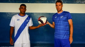 Burro da Central apresenta uniformes para próxima temporada