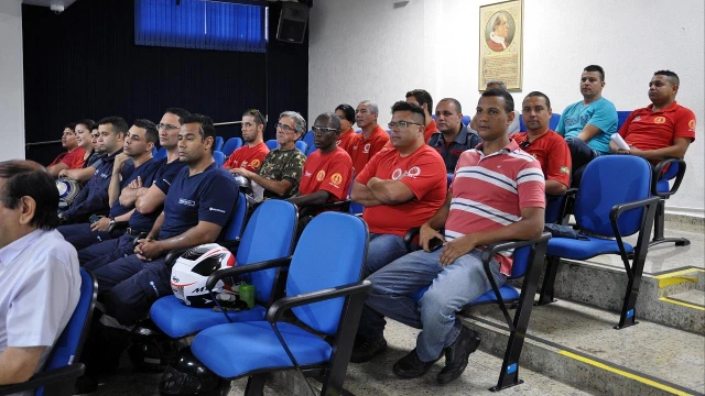 Lei obriga estabelecimentos a manter brigada de bombeiros civis