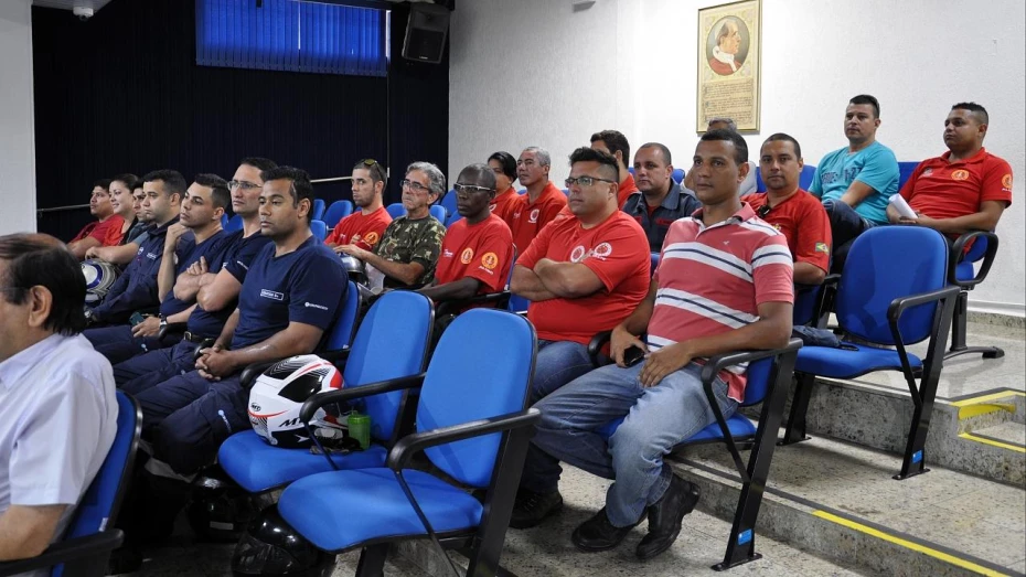 Lei obriga estabelecimentos a manter brigada de bombeiros civis