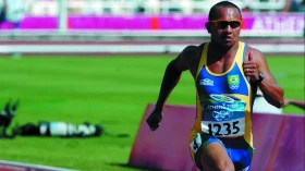 Medalhista olímpico é atração em atividade esportiva no Sesc