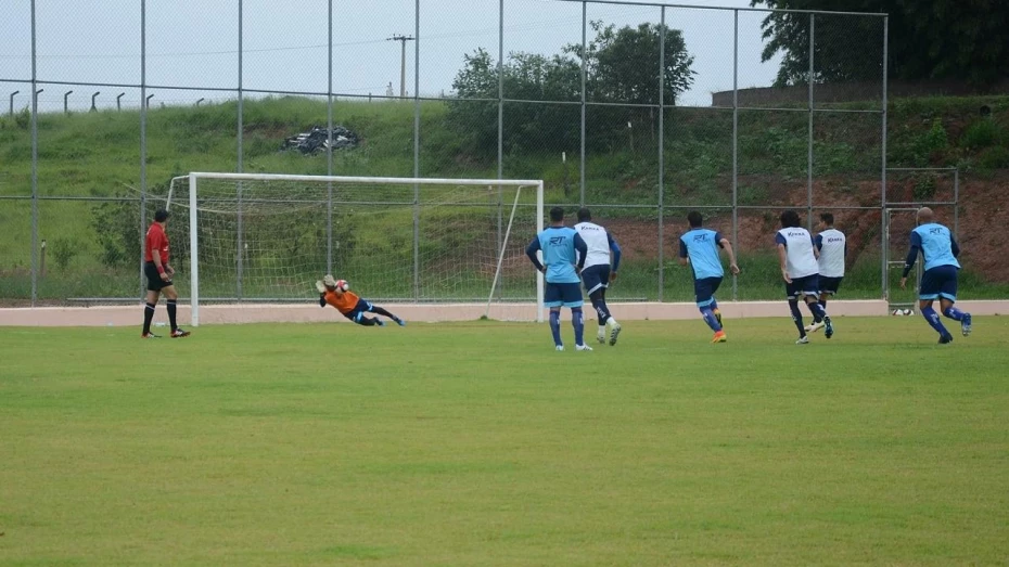 Burrão empata com equipe da Série A1 em último jogo-treino 