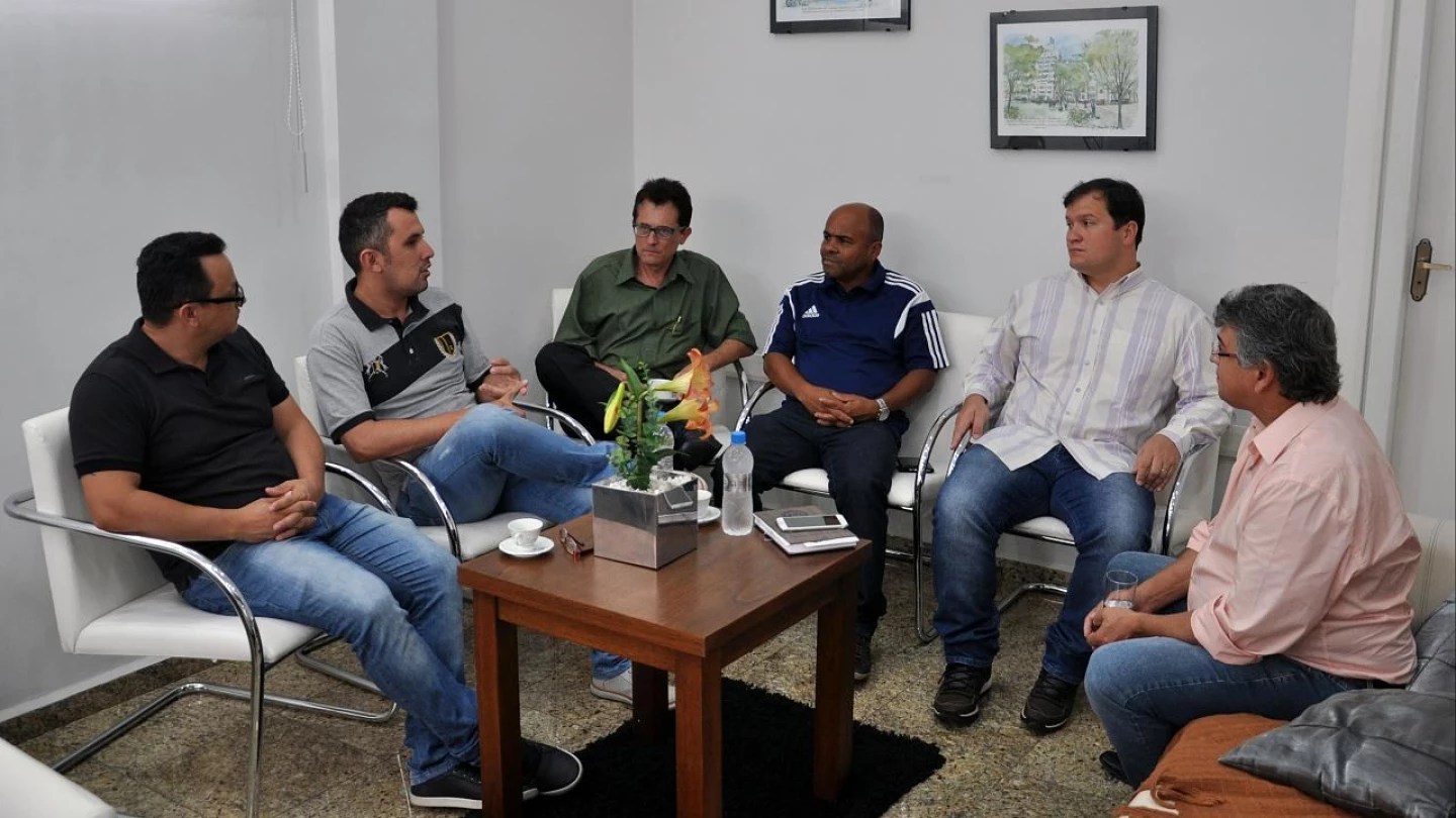 Vereadores e deputado se reúnem em encontro sobre saúde e segurança
