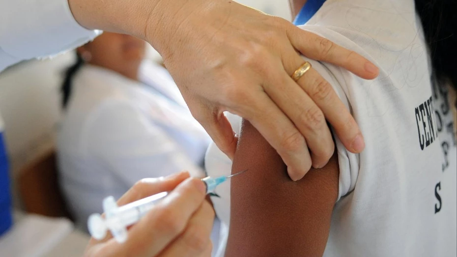 Em apenas um dia, 1.100 pessoas são vacinadas contra febre amarela Em apenas um dia, 1.100 pessoas são vacinadas contra febre amarela