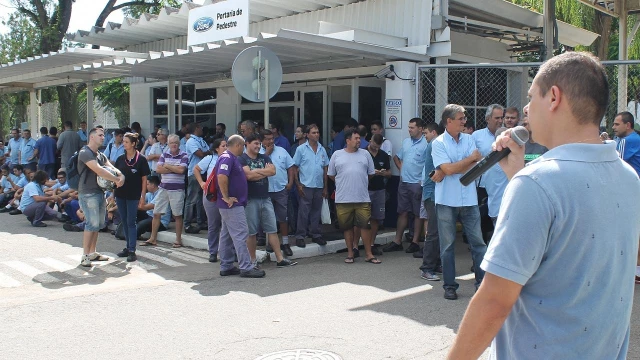 Cerca de 600 funcionários devem entrar em férias coletivas na Ford