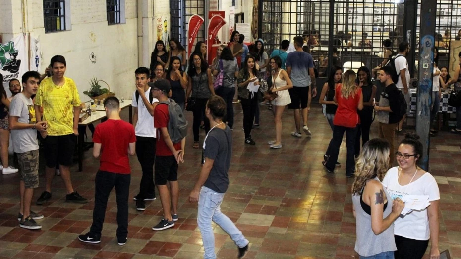 Unitau recepciona alunos com evento cultural Unitau recepciona alunos com evento cultural