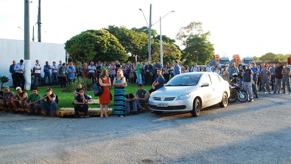 Metalúrgicos da GE retomam os trabalhos após paralisação Metalúrgicos da GE retomam os trabalhos após paralisação