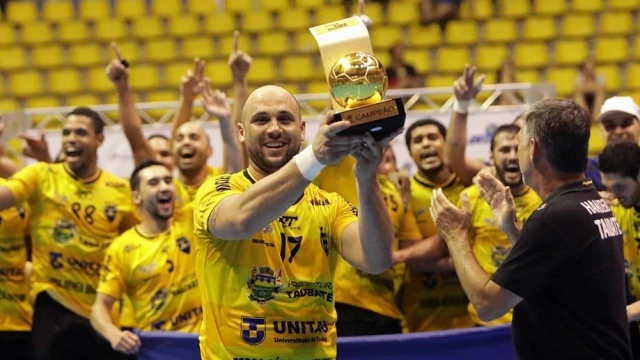 Toko inicia sua 11ª temporada como capitão e ídolo do Handebol Taubaté