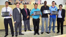 Câmara Municipal presta homenagem a esportistas 