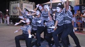 Boêmios do Morro faz desfile burocrático no Grupo de Acesso