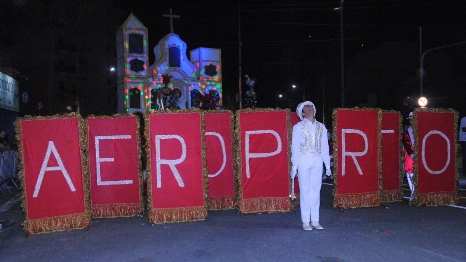 Parque Aeroporto surpreende em desfile sobre o maracatu