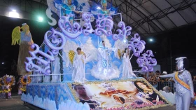 Emoção e homenagens são marcas do desfile da Mocidade da Vila das Graças