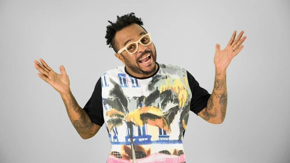 Marcelo Marrom retorna ao Teatro Metrópole com “Juro que é verdade” Marcelo Marrom retorna ao Teatro Metrópole com “Juro que é verdade”