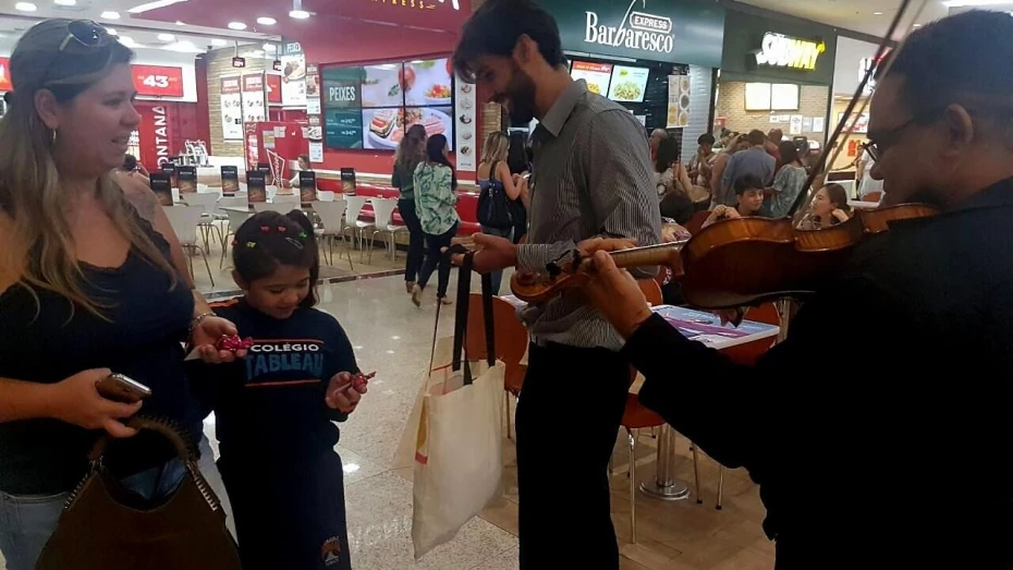 Shopping celebra Dia da Mulher com serenata e ‘aulão’ de zumba Shopping celebra Dia da Mulher com serenata e ‘aulão’ de zumba
