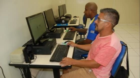 Escolas do Trabalho oferecem vagas em cursos na área de Informática