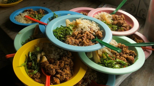 Secretaria de Educação de São Paulo recua e mantém carne na merenda