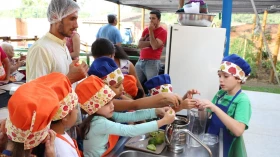 Sesc ensina crianças a prepararem lanches saudáveis