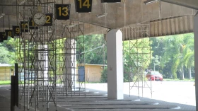 Funcionários da Pássaro Marron paralisam atividades em Taubaté
