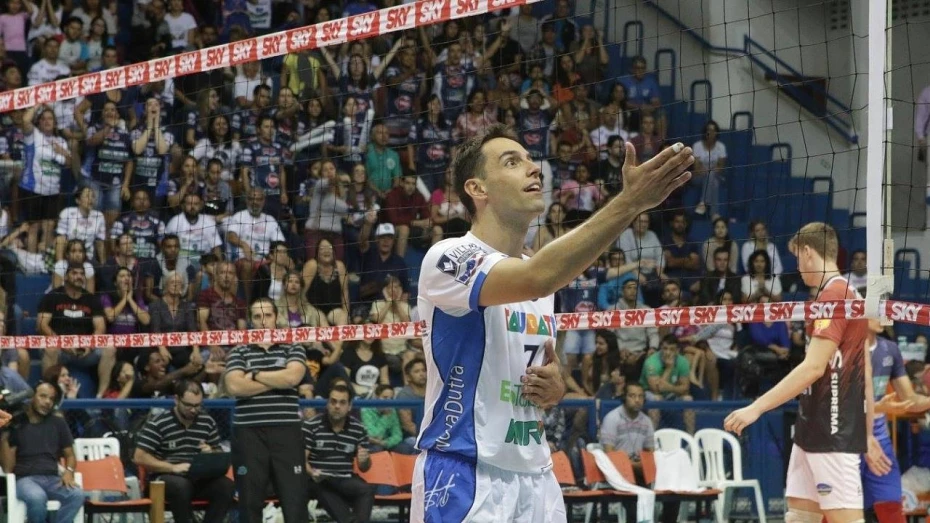 Vôlei Taubaté pode garantir classificação nesta segunda-feira