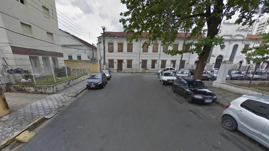 Homem agride e atropela adolescente na Praça do Bom Conselho