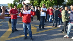 Escolta armada inibe manifestação de trabalhadores na LG