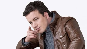 Rafael Cortez apresenta stand up no Teatro Metrópole