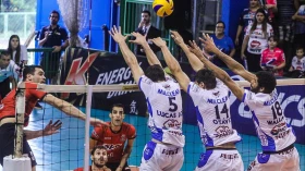Vôlei Taubaté e Sesi-SP iniciam disputa das semifinais da Superliga