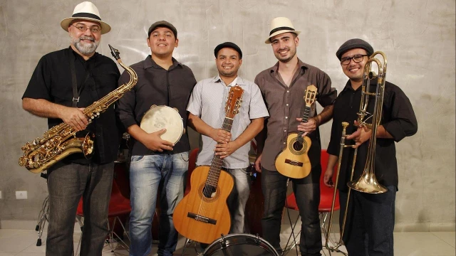 Sesc tem show gratuito com grupo de samba de gafieira 