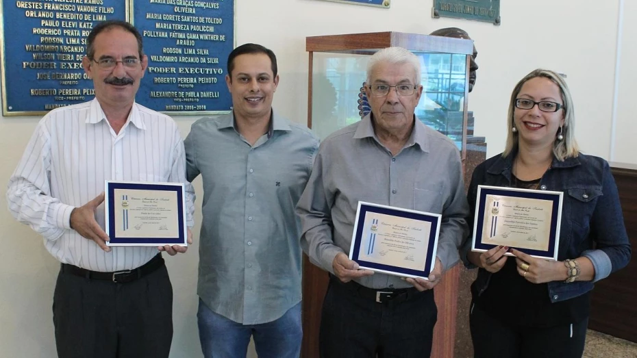 Metalúrgicos são homenageados na Câmara Metalúrgicos são homenageados na Câmara