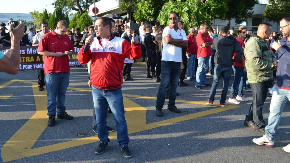 Sindicato dos Metalúrgicos promove manifestação no dia da Greve Geral Sindicato dos Metalúrgicos promove manifestação no dia da Greve Geral