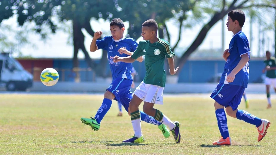 Palmeiras realiza peneira de futebol em Taubaté Palmeiras realiza peneira de futebol em Taubaté