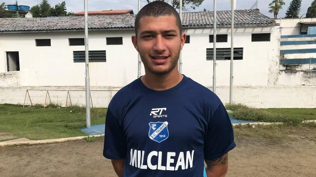 Burro anuncia mais 2 reforços na apresentação do elenco