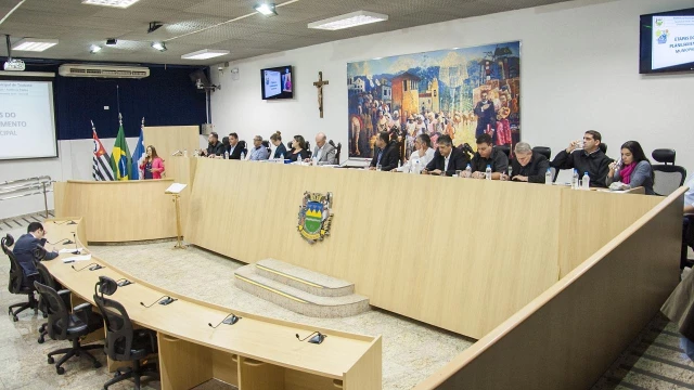 Secretarias sofrem corte no orçamento para 2018