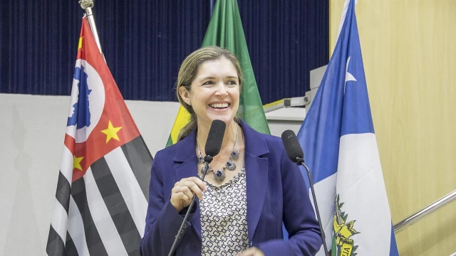 Arquiteta é homenageada com moção de aplausos na Câmara
