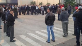 Taubaté amanhece sem ônibus após assembleia de motoristas e cobradores Taubaté amanhece sem ônibus após assembleia de motoristas e cobradores