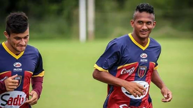 Burrão anuncia zagueiro e atacante antes da estreia na Copa Paulista