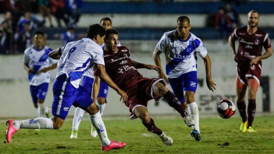 Burrão estreia com empate na Copa Paulista Burrão estreia com empate na Copa Paulista