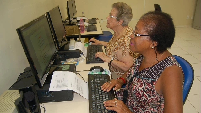 Escola do Trabalho oferece 70 vagas na unidade do Centro