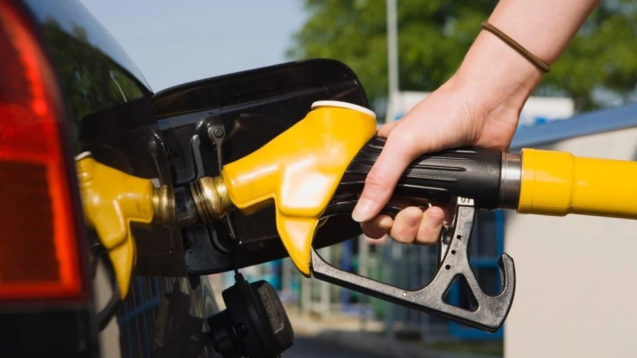 Governo aumenta tributos e gasolina deve subir até R$ 0,41 Governo aumenta tributos e gasolina deve subir até R$ 0,41
