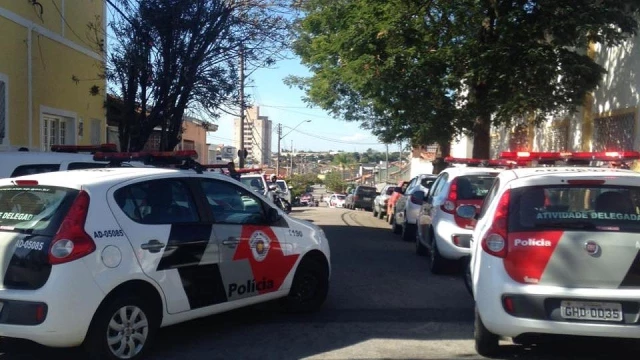 Roubo a residência na região central termina com vítima baleada