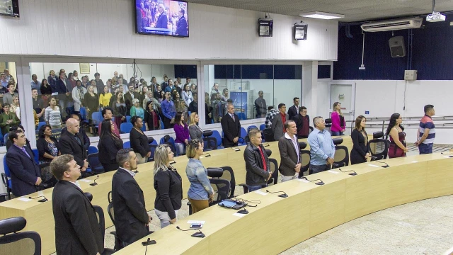 Comemoração ao dia do garçom é marcada por debate 