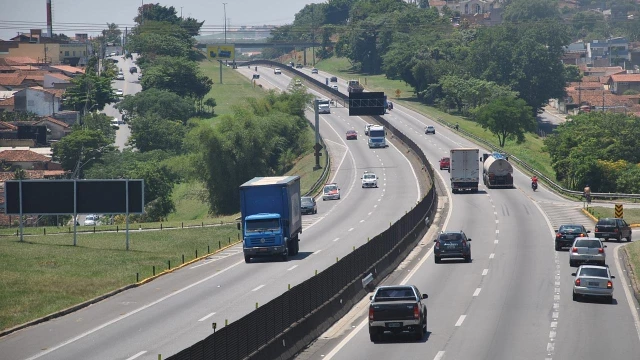 Pedágios na Via Dutra ficam mais caros nesta sexta-feira