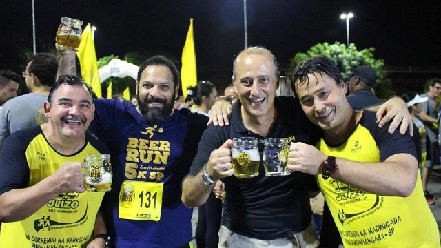 Shopping realiza segunda edição de corrida que reúne cerveja e esporte