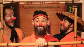 La Cascata Cia apresenta Kung-Fu Clowns em Taubaté