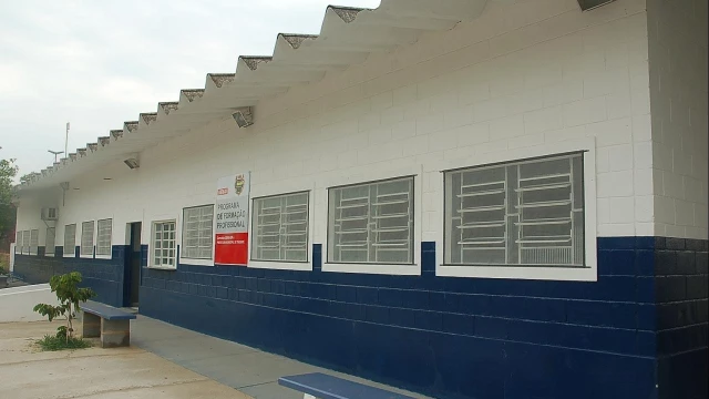 Escola do Trabalho do Areão abre inscrições para 77 vagas
