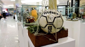 Exposição sobre o futebol é destaque em shopping da cidade