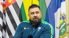 Campeão mundial recebe moção de aplausos na Câmara de Taubaté