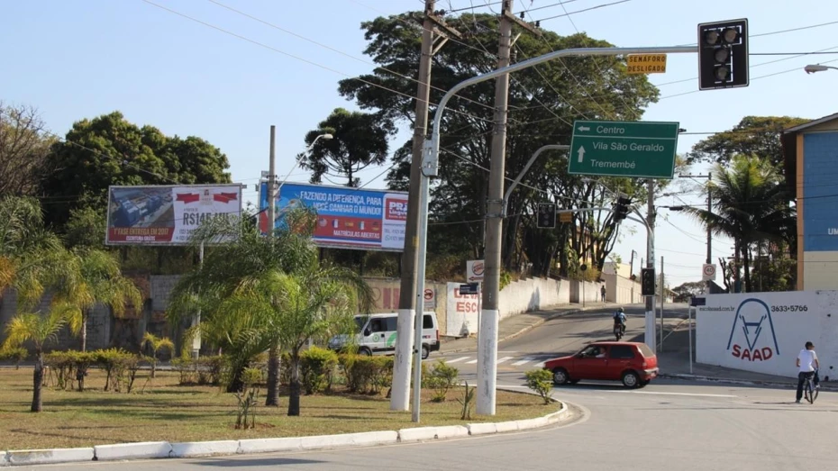 Semáforo será implantado em cruzamento no bairro Jaraguá Semáforo será implantado em cruzamento no bairro Jaraguá