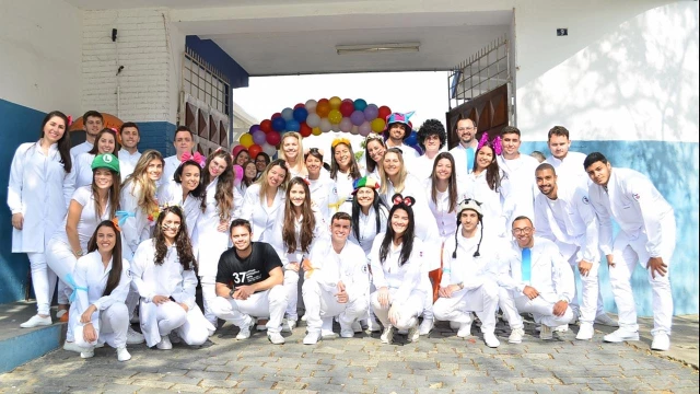 Congresso do curso de Odontologia atende crianças da rede municipal